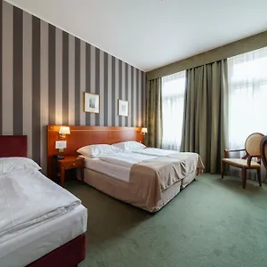 https://hotel-raffaello.praguehotelsweb.com